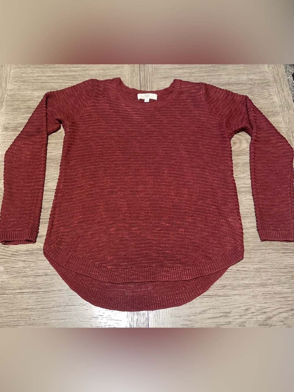 Pinque women’s sweater, size small, maroon.